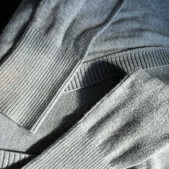 Grey Cardigan with buttons - Picture 6 of 9